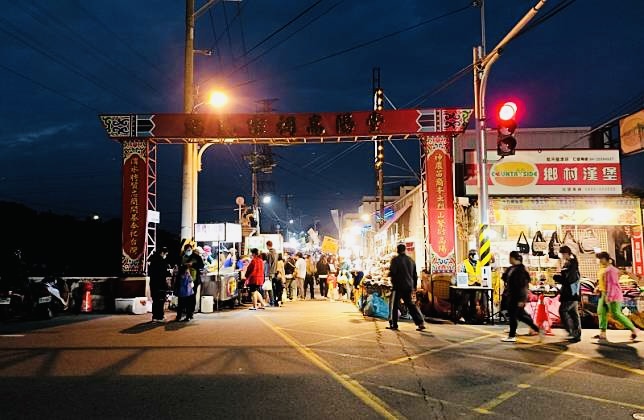 台中龍井買屋賣屋_龍井透天_漂亮公寓_漂亮花園別墅_百萬裝潢_傳統格局_中央路商圈_龍津國小_龍津高中_中科別墅_關連工業區_中龍鋼鐵買屋_沙鹿交流道_龍井交流道_台61線西濱快速道路_台中國際機場_龍井國小_龍井國中_龍津高中_龍井夜市_龍井房仲推薦_線上賞屋_特五號道路_中科人士首選_沙鹿房仲推薦_台中海線不動產_線上賞屋_東森房屋.沙鹿店_買屋賣屋找房仲蕭邦_房仲蕭邦_0932645362